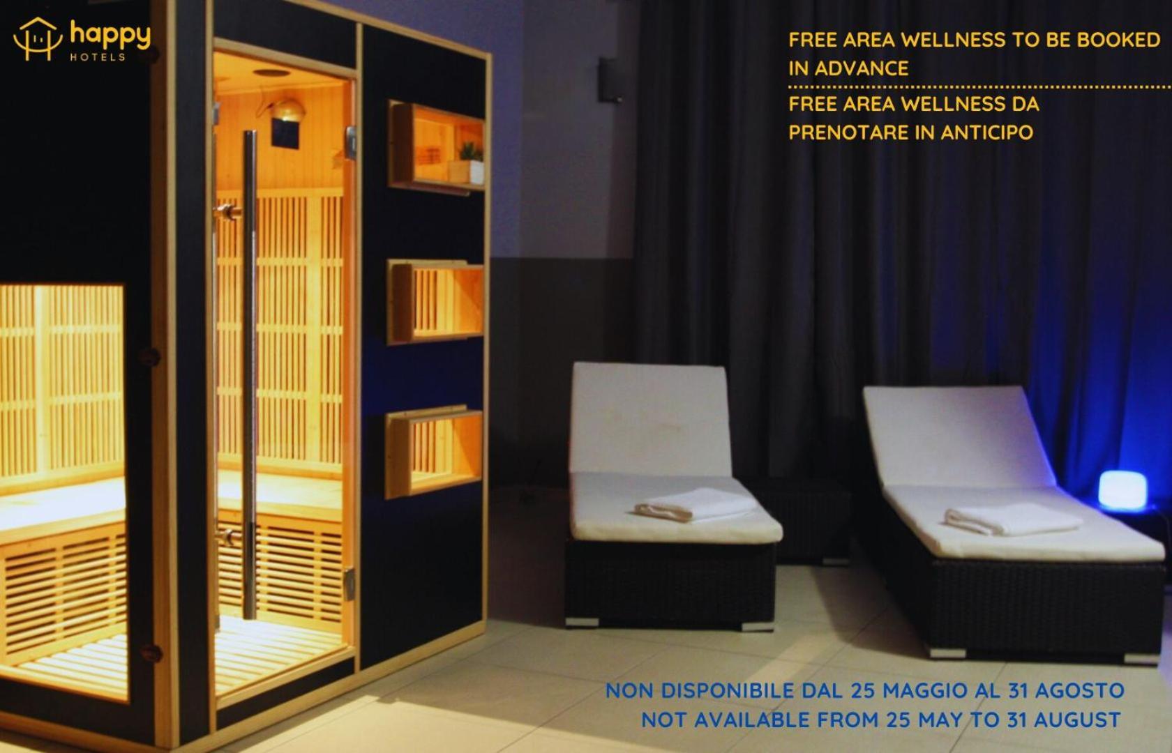 Happy Hotel Atelier Gardone Riviera Centro & Beach ภายนอก รูปภาพ